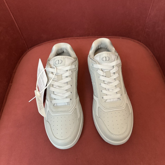 D10r b27 low top sneaker