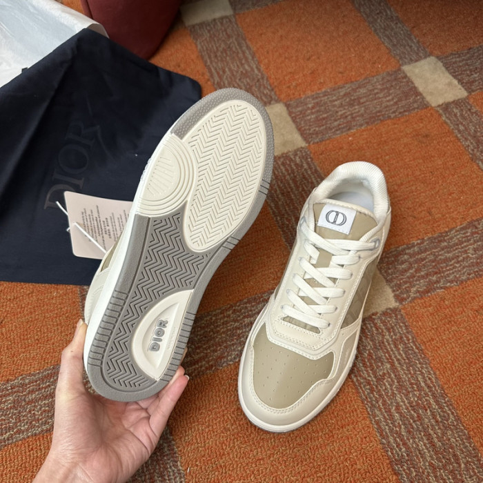 D10r b27 low top sneaker