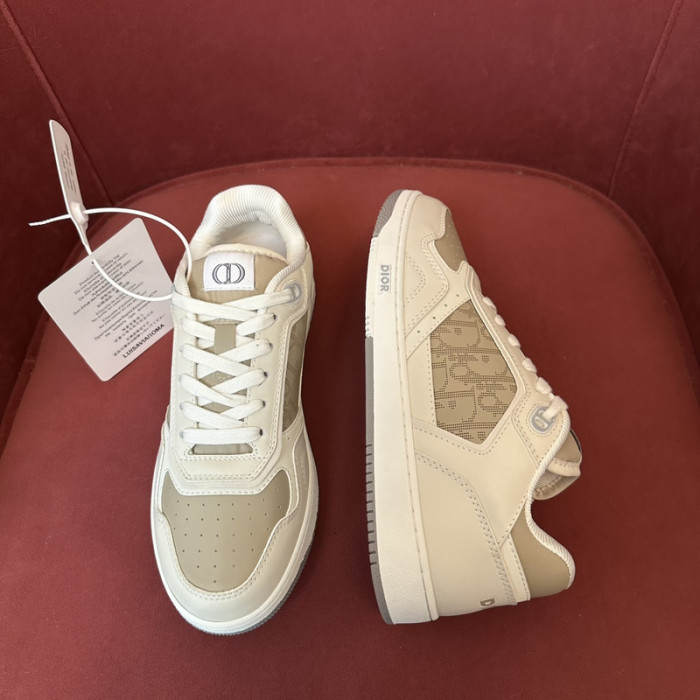 D10r b27 low top sneaker