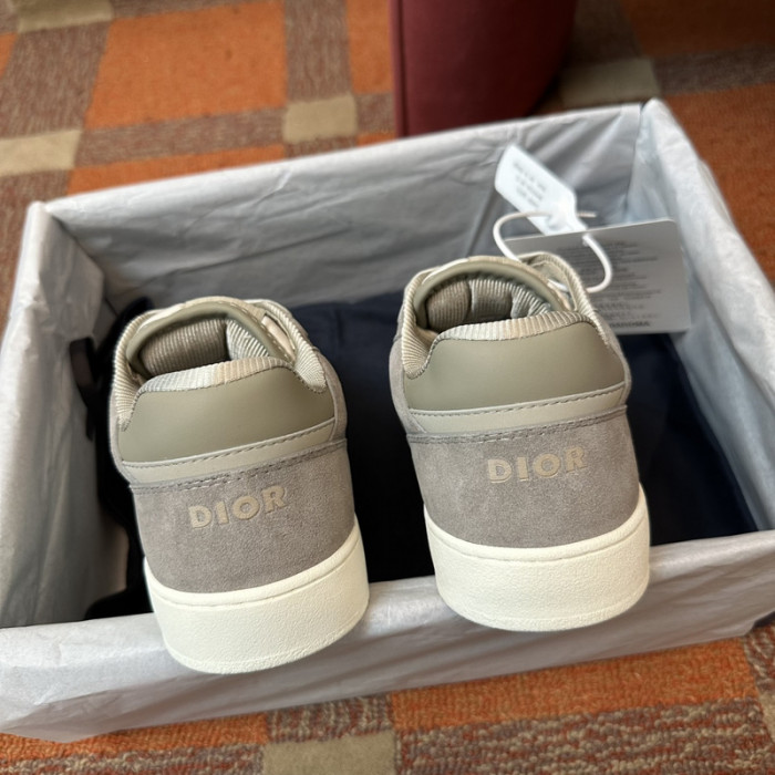 D10r b27 low top sneaker