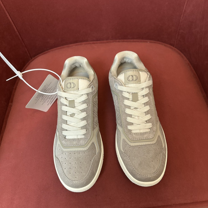 D10r b27 low top sneaker