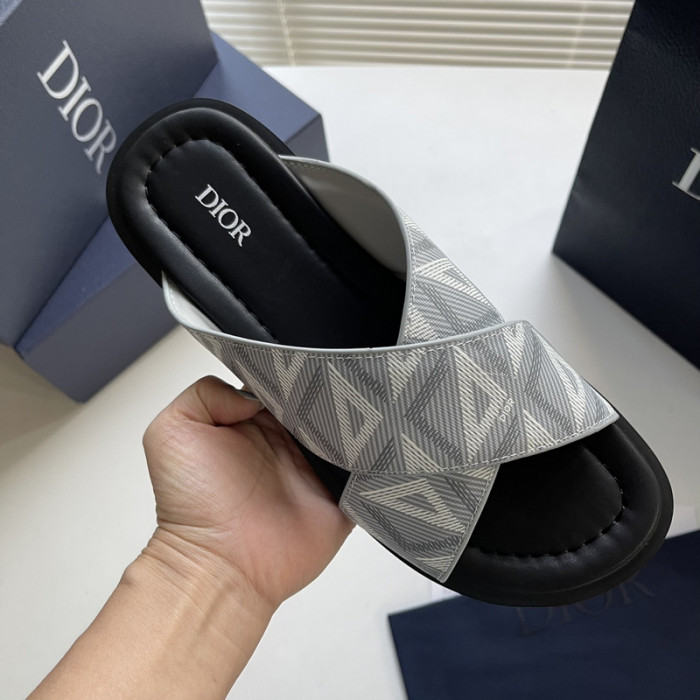 D10r sandal