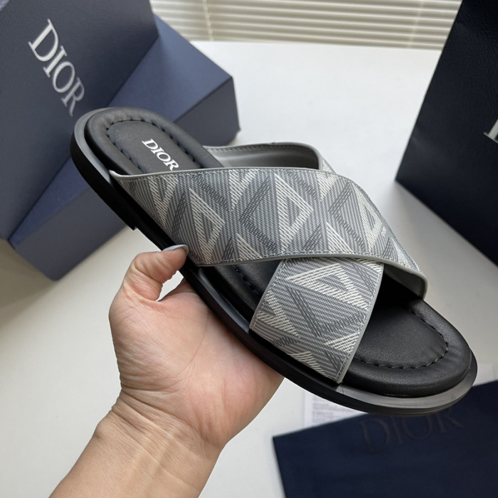 D10r sandal