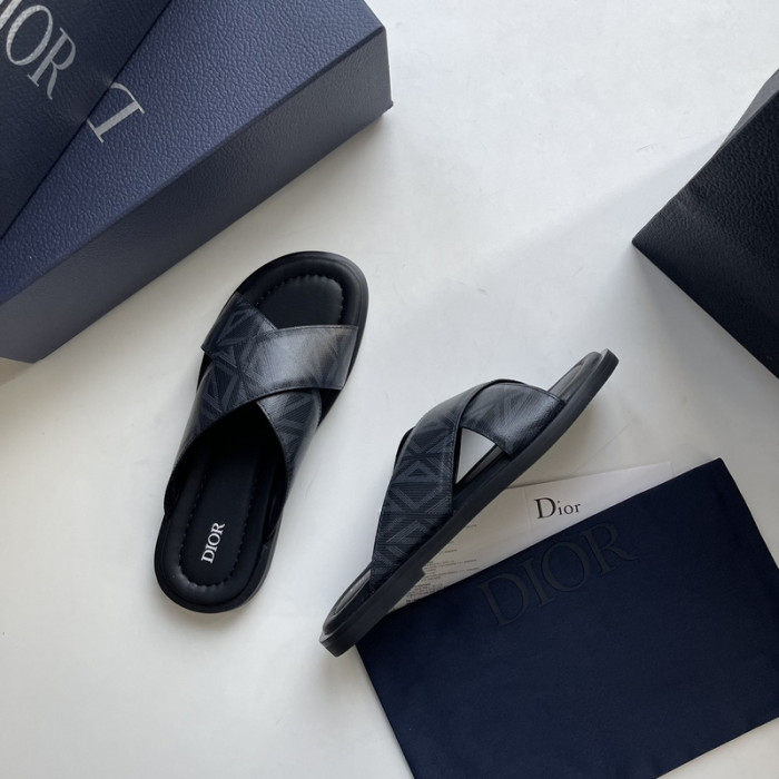 D10r sandal