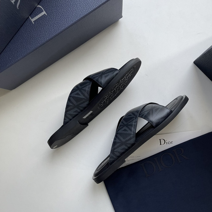 D10r sandal