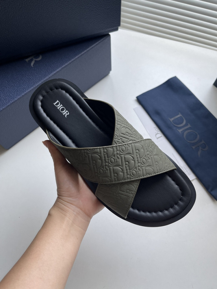 D10r sandal