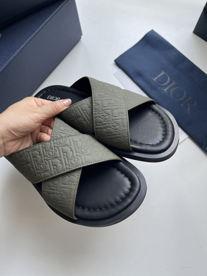 D10r sandal