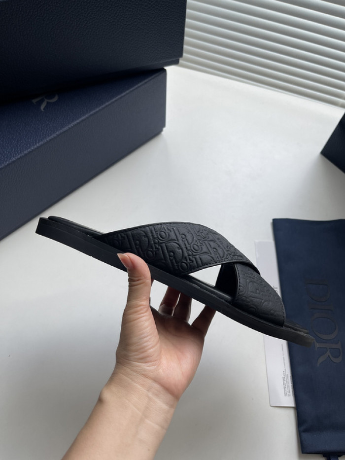 D10r sandal