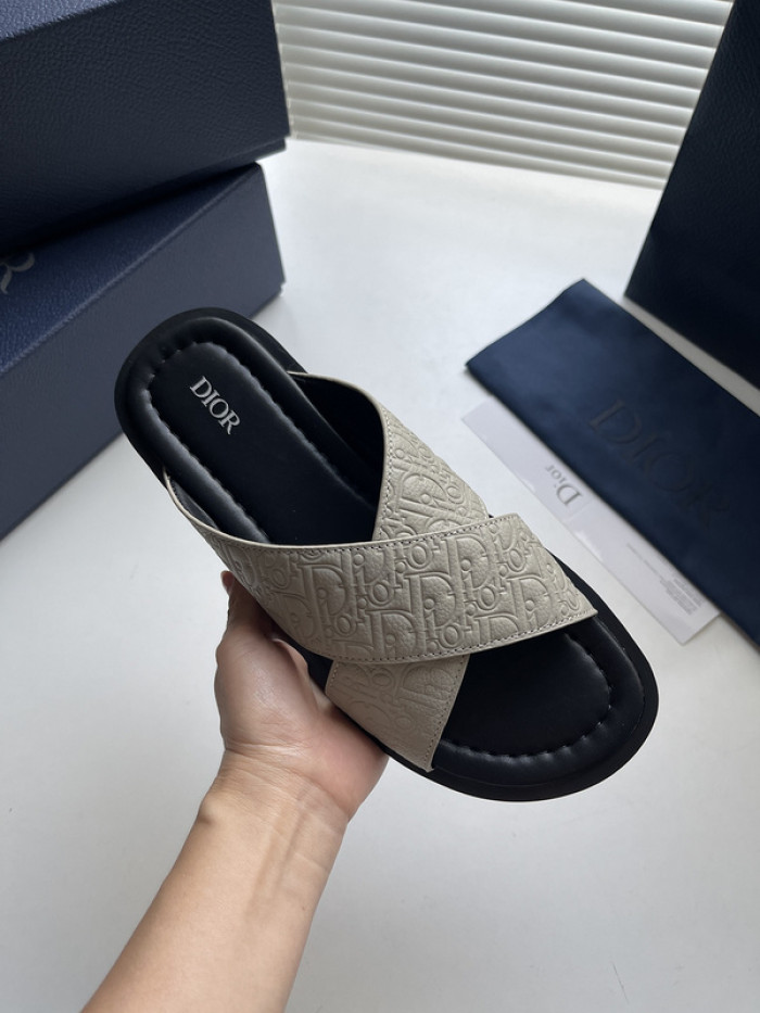 D10r sandal