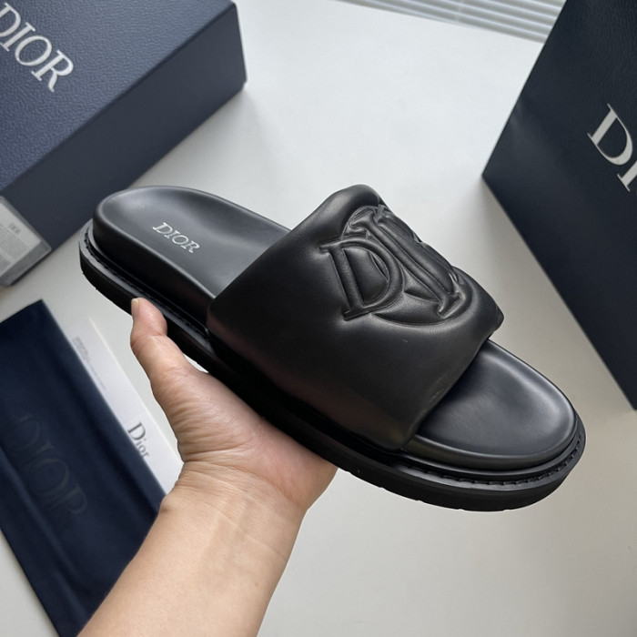 D10r sandal