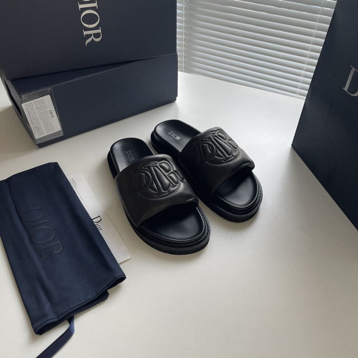 D10r sandal