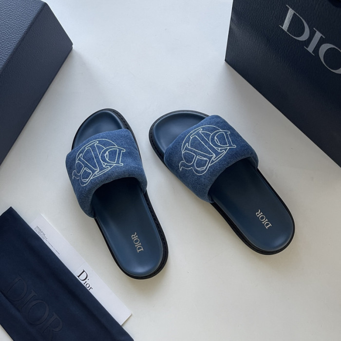 D10r sandal