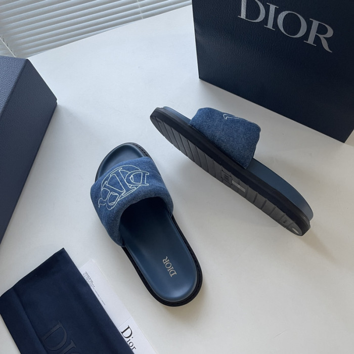 D10r sandal