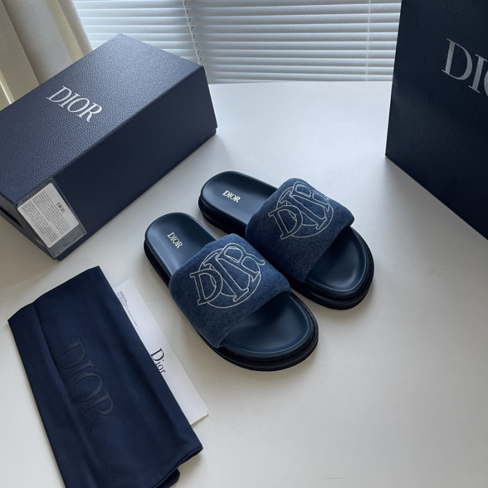 D10r sandal