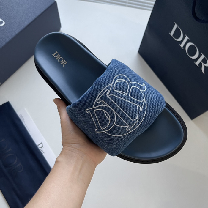 D10r sandal