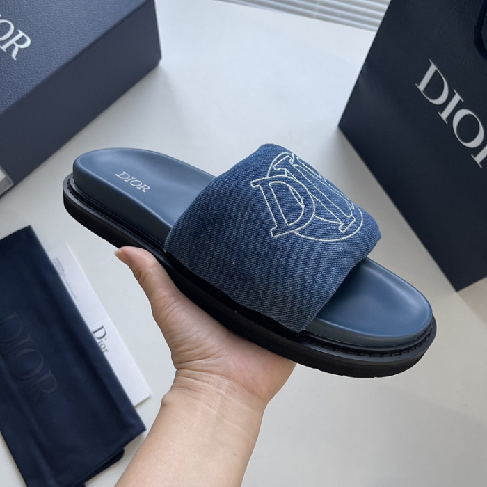 D10r sandal