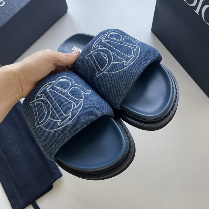 D10r sandal