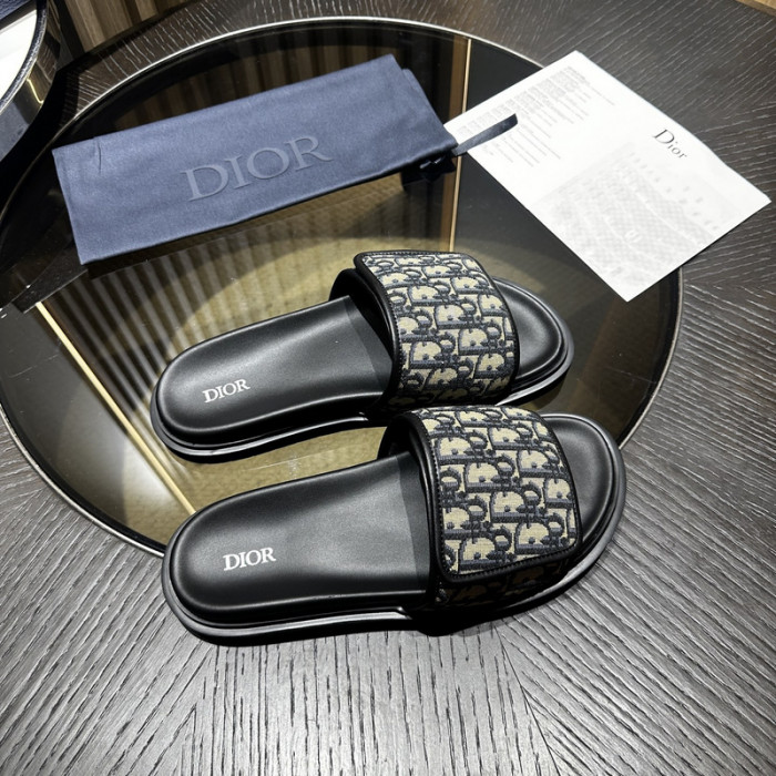 D10r sandal