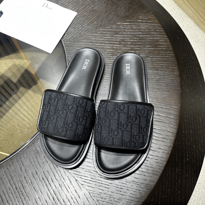 D10r sandal