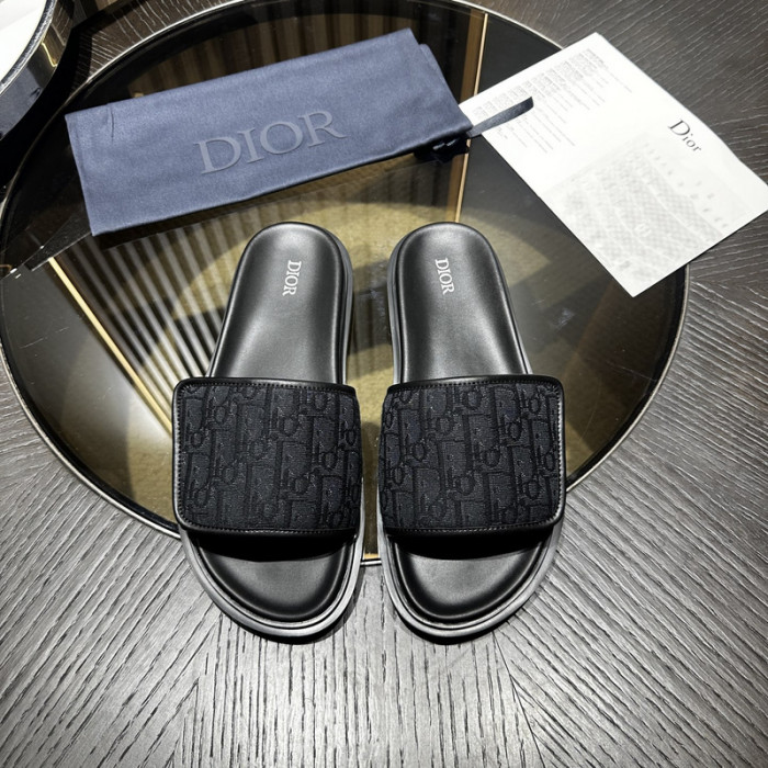D10r sandal