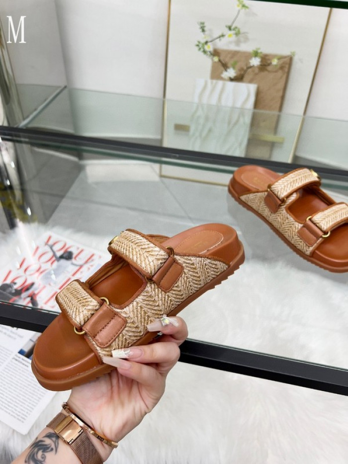 Gv*c sandals