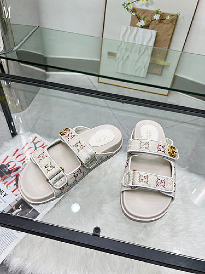 Gv*c sandals