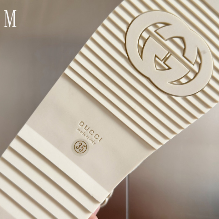 Gv*c sandals