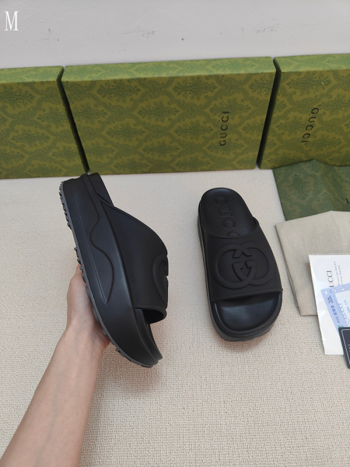 Gv*c sandals