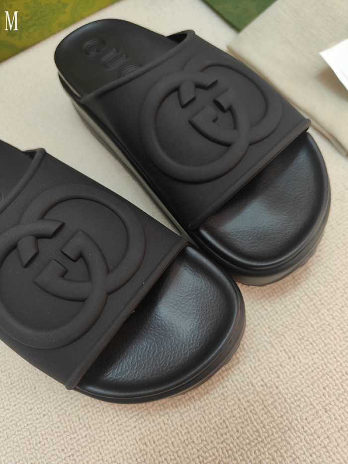 Gv*c sandals