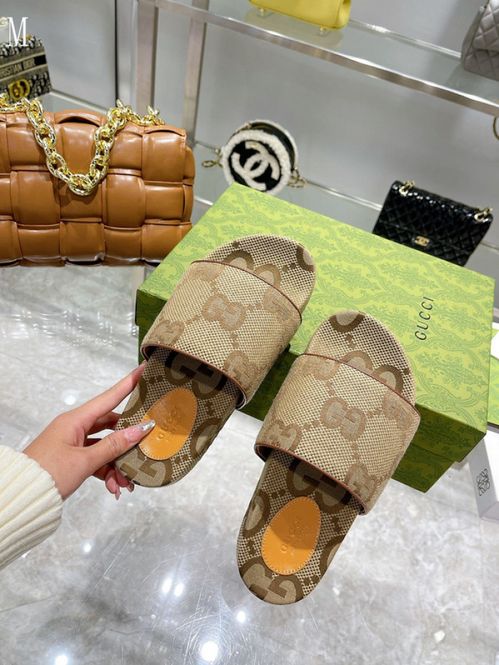 Gv*c sandals