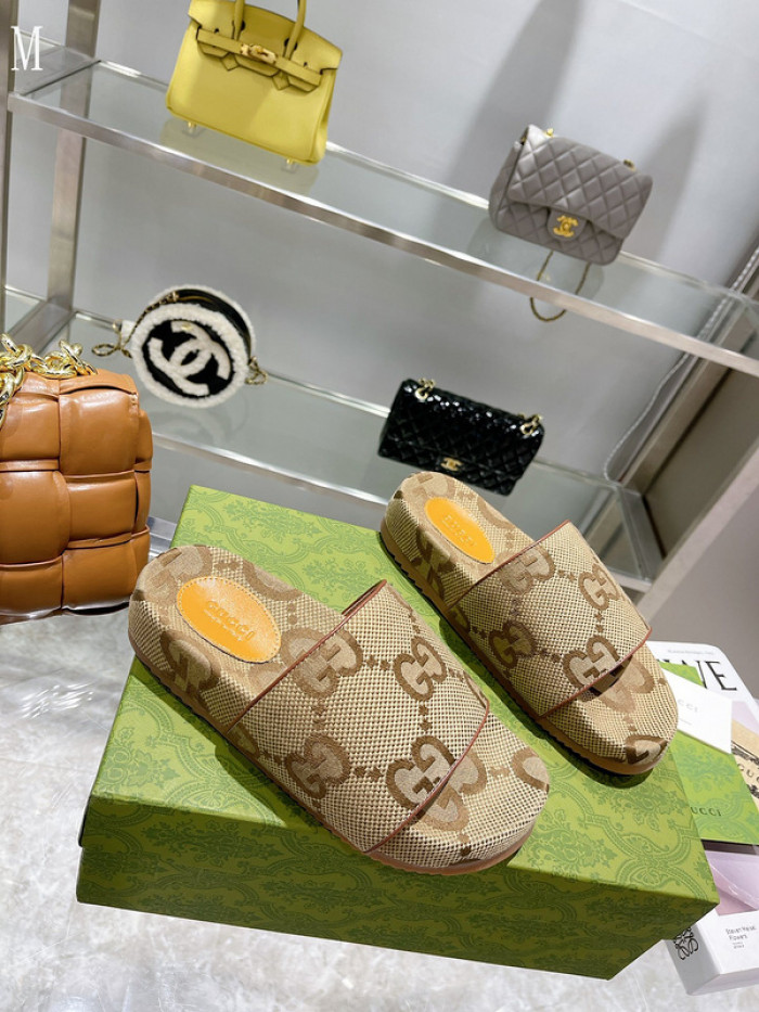 Gv*c sandals