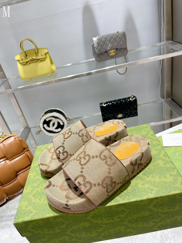 Gv*c sandals