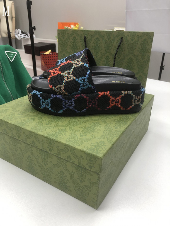 Gv*c sandals