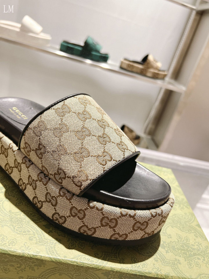 Gv*c sandals