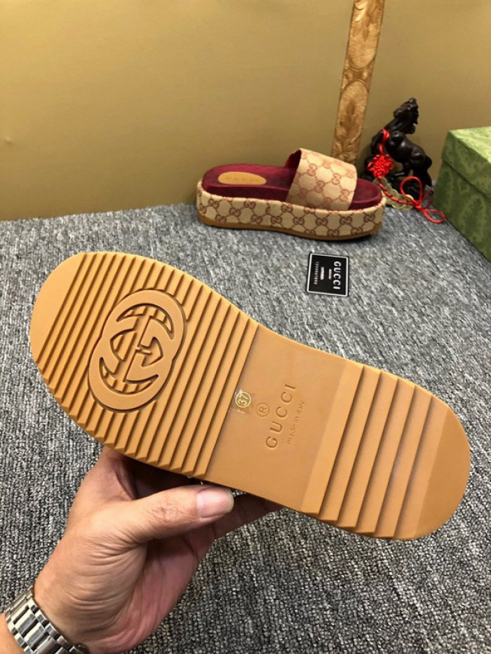 Gv*c sandals