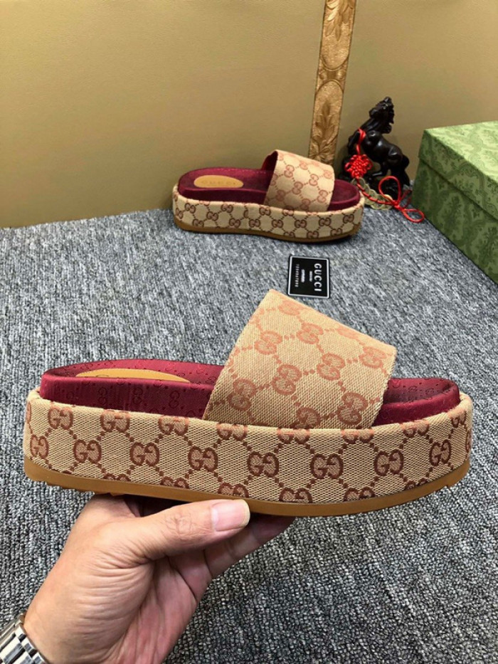 Gv*c sandals