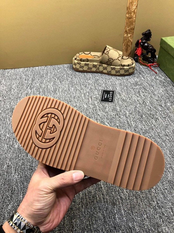 Gv*c sandals
