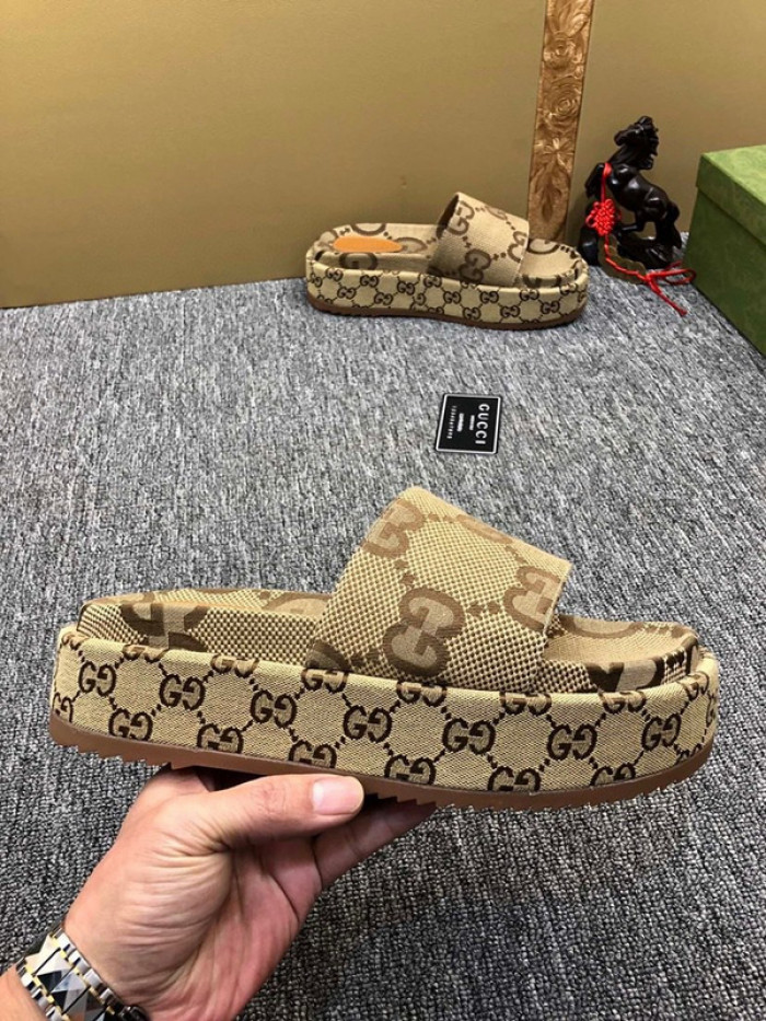 Gv*c sandals