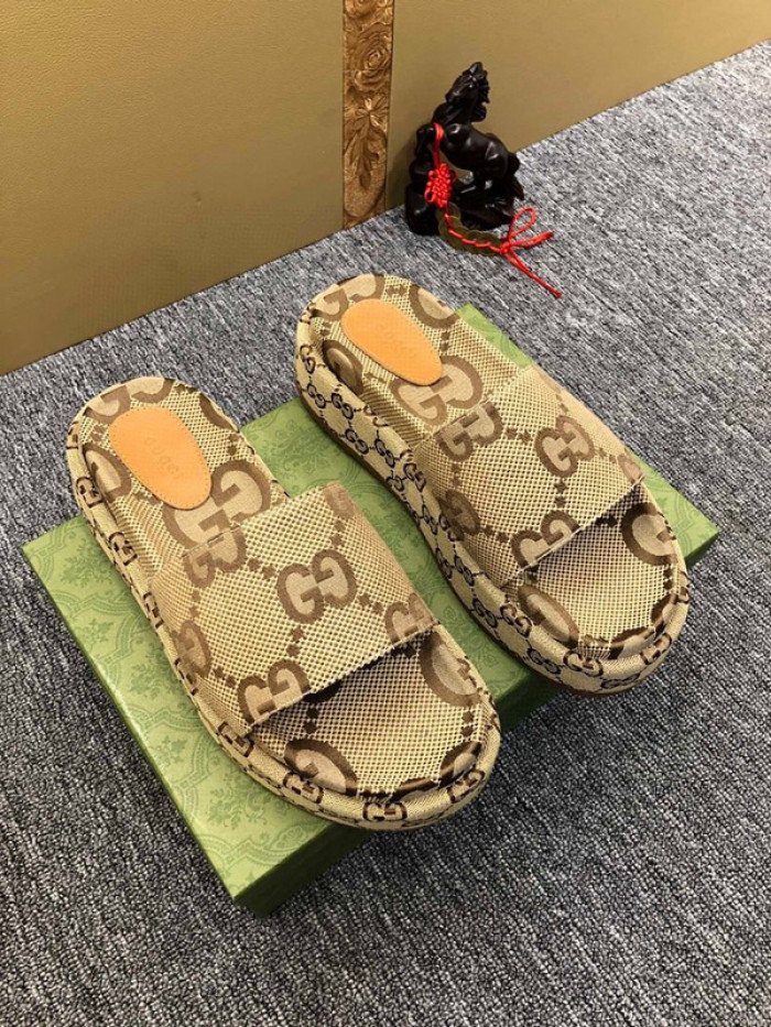 Gv*c sandals
