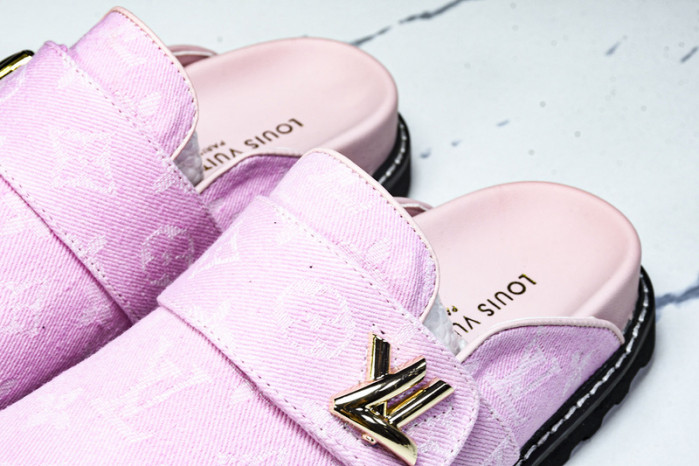 LV SANDALS