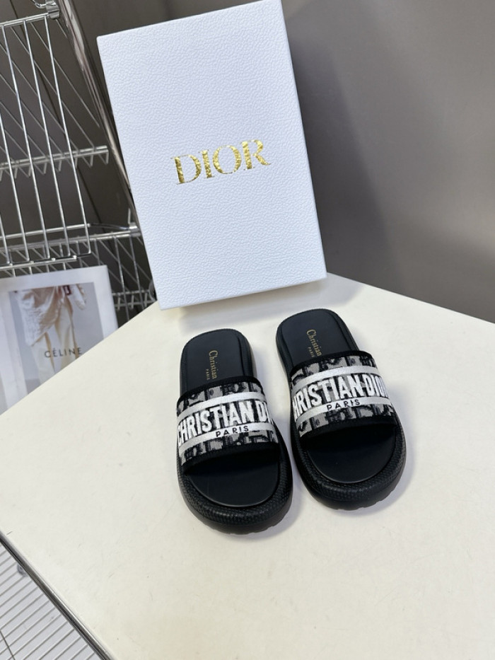 D10r lady sandals