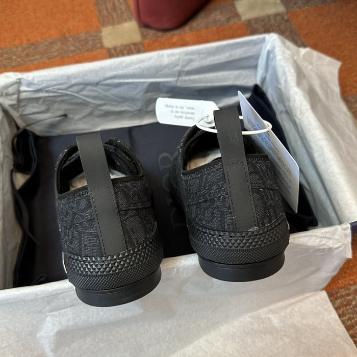 D10r b23 oblique sneaker