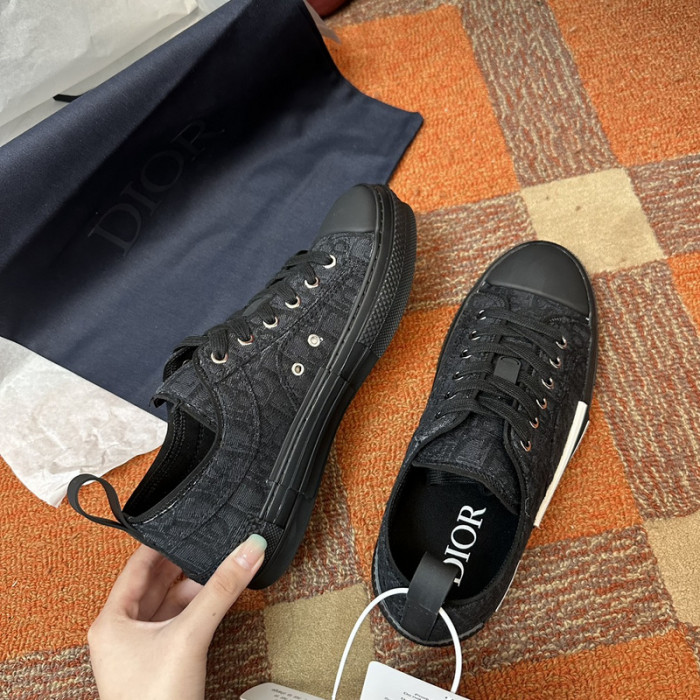 D10r b23 oblique sneaker