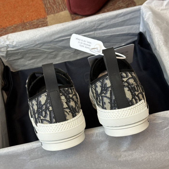 D10r b23 oblique sneaker