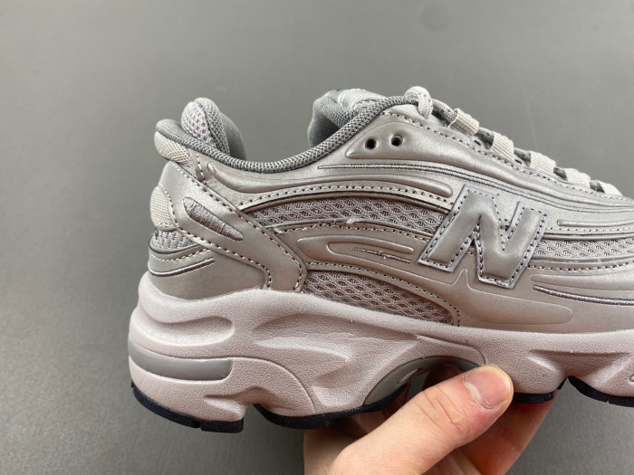 new Ba1an*e 1000 “angora/moonrock”