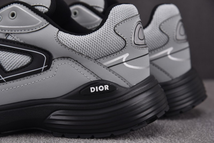 D10r b30 sneaker