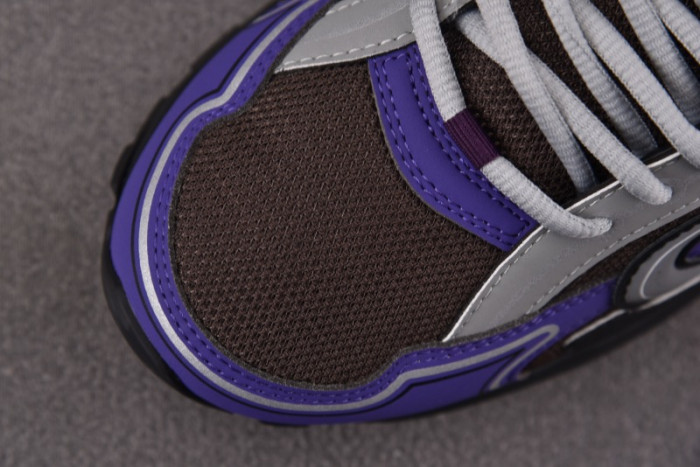 D10r b30 sneaker