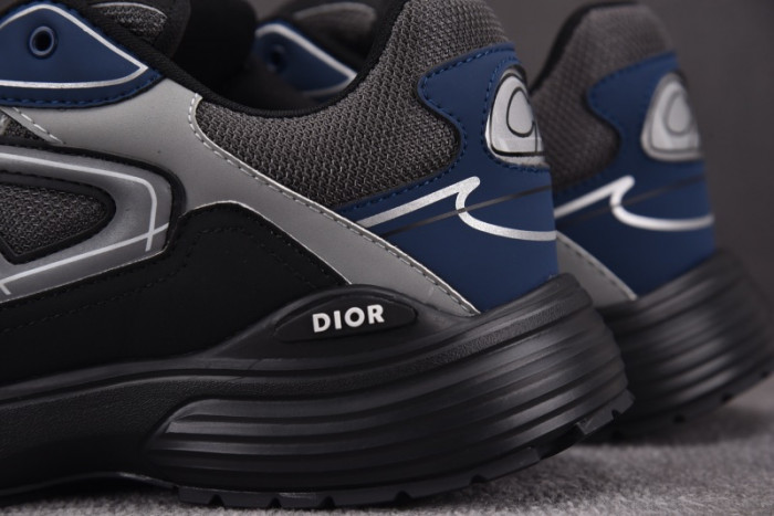 D10r b30 sneaker