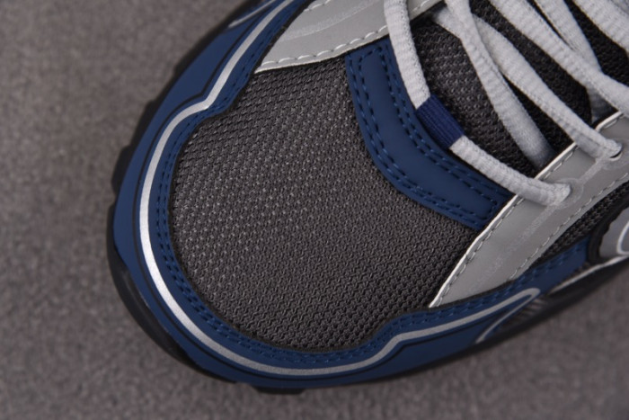 D10r b30 sneaker