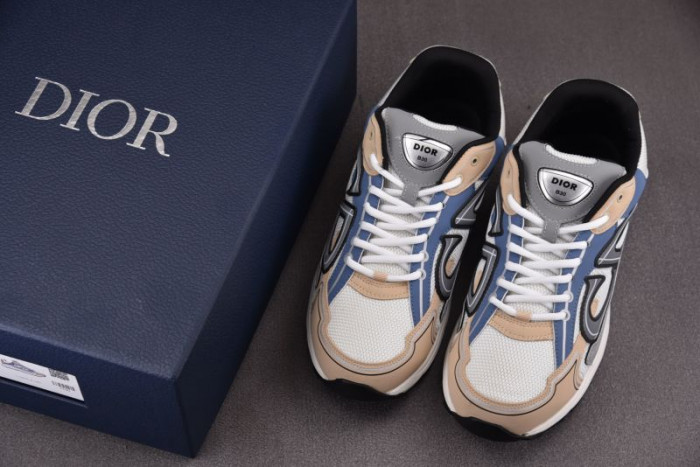 D10r b30 sneaker